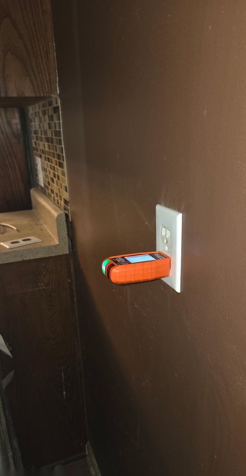 Testing wall outlet